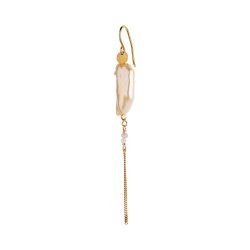 Stine A - Long Baroque Pearl With Chain Earring Peach Sorbet Gold