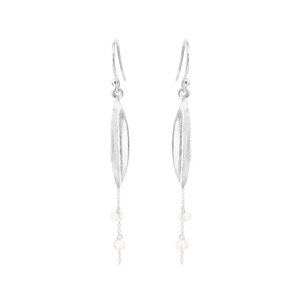 Susanne Friis Bj�rner - �reringe med bukket blad, k�de og ferskvandsperler