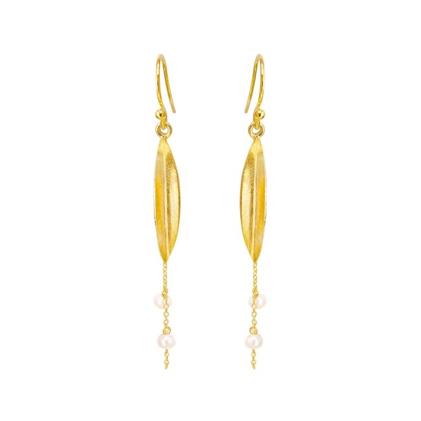 Susanne Friis Bj�rner - �reringe med bukket blad, k�de og ferskvandsperler