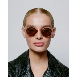 A. Kj�rbede - Marvin Solbriller, Champagne 