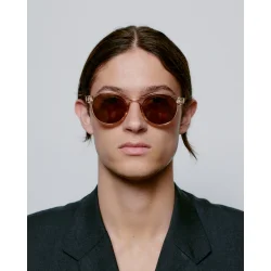 A. Kj�rbede - Marvin Solbriller, Champagne 