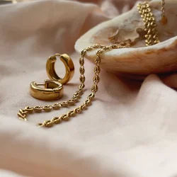 Sistie 2nd - Maya reringe, Large