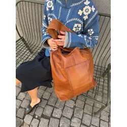 Re:Designed - Lyra Urban, Walnut