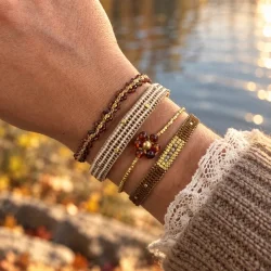 Ibu Jewels - Lulu Stone Flower Armb�nd, Brown Garnet