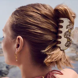 Maanesten - Cassie Hrklemme, Oyster