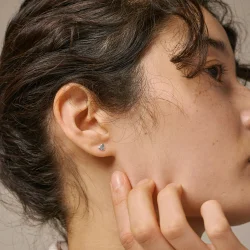 Enamel - Heart Studs