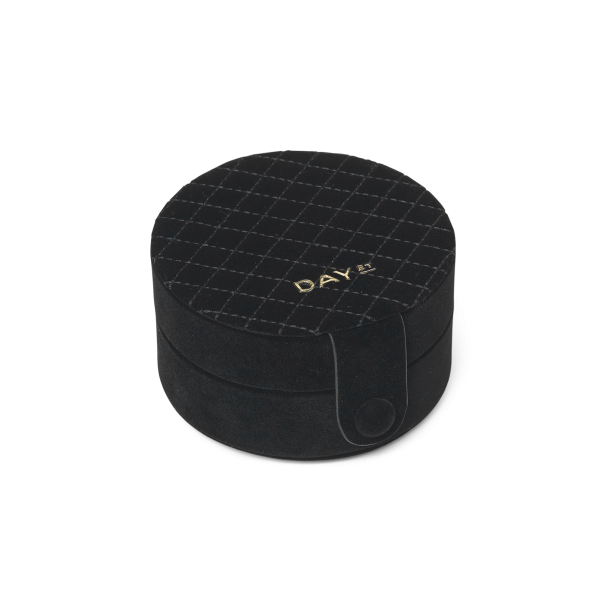 DAY ET - Q Jewelry Round, Black