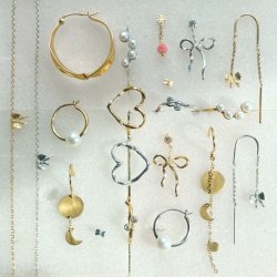 Stine A - Flow Ring with Two Stones