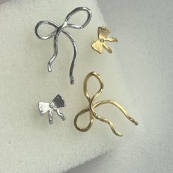Stine A - Single Petit Bow Earring with Stone