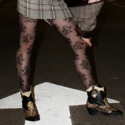 Sneaky Fox - Ava Strmpebuks, Sort